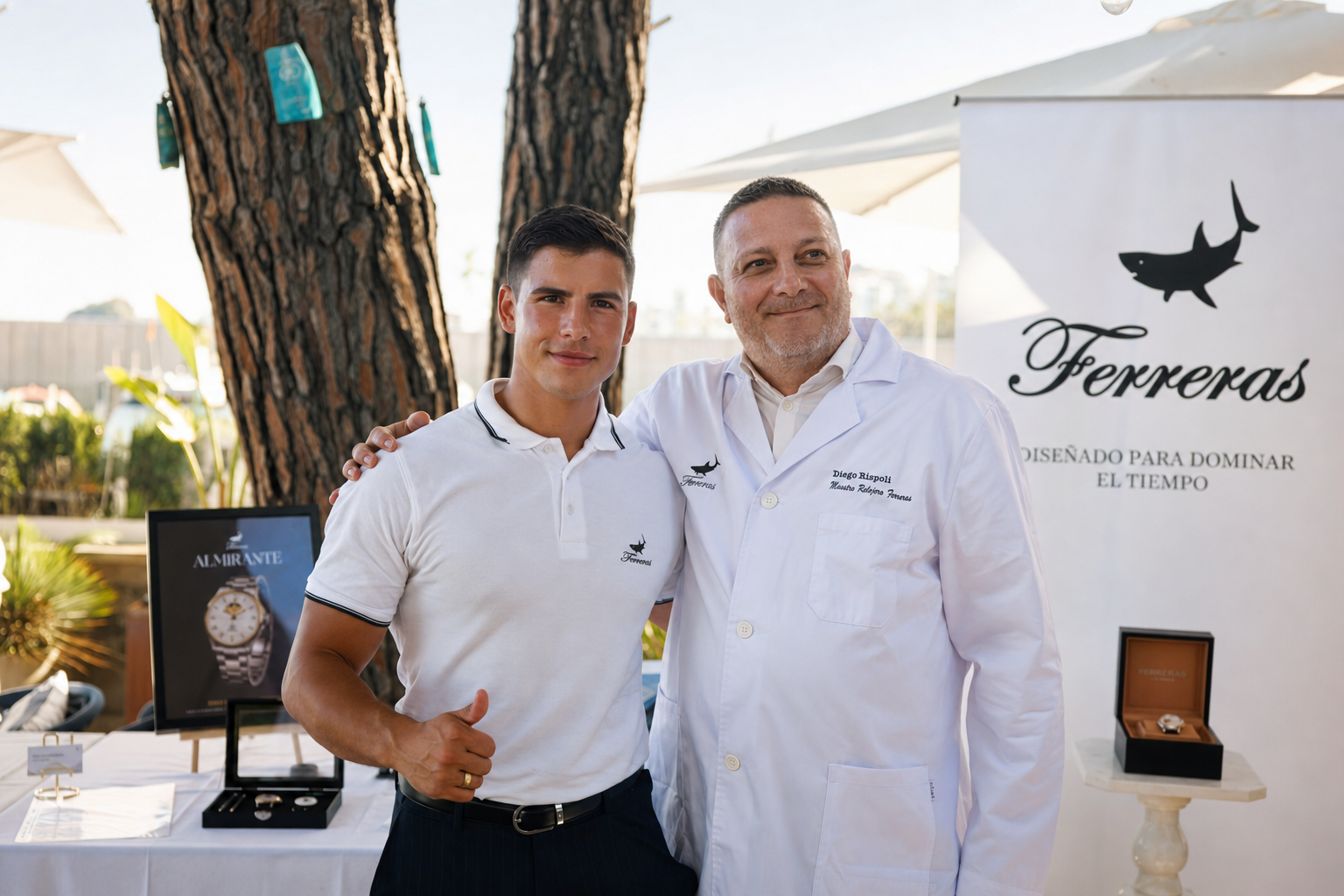 Luxury & Yachts en el Puerto de Blanes, con Ferreras presentado junto a su expositor.